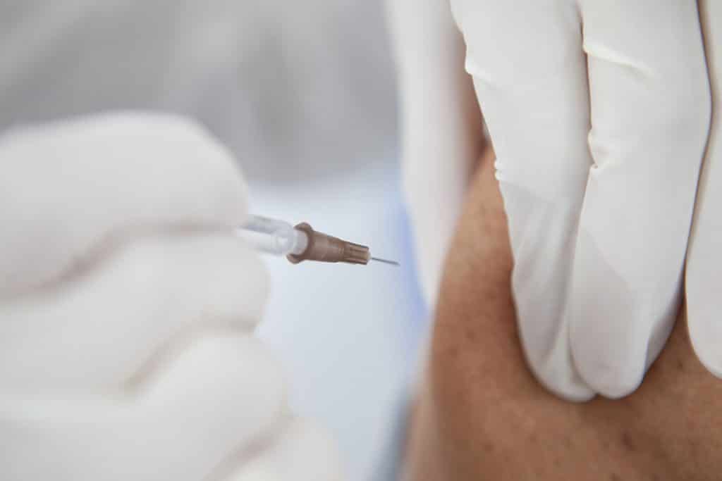 پیشگیری از زونا با واکسن