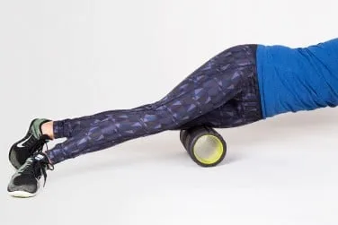 کشش عضلات چهار سر با فوم رولر