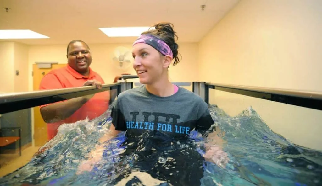 فیزیوتراپی دیسک کمر با هیدروتراپی