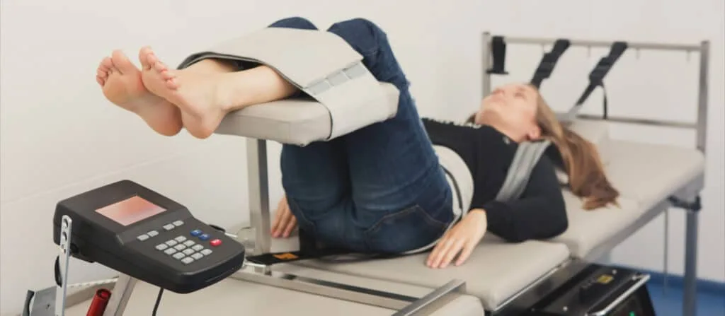 فیزیوتراپی کمر با تراکشن