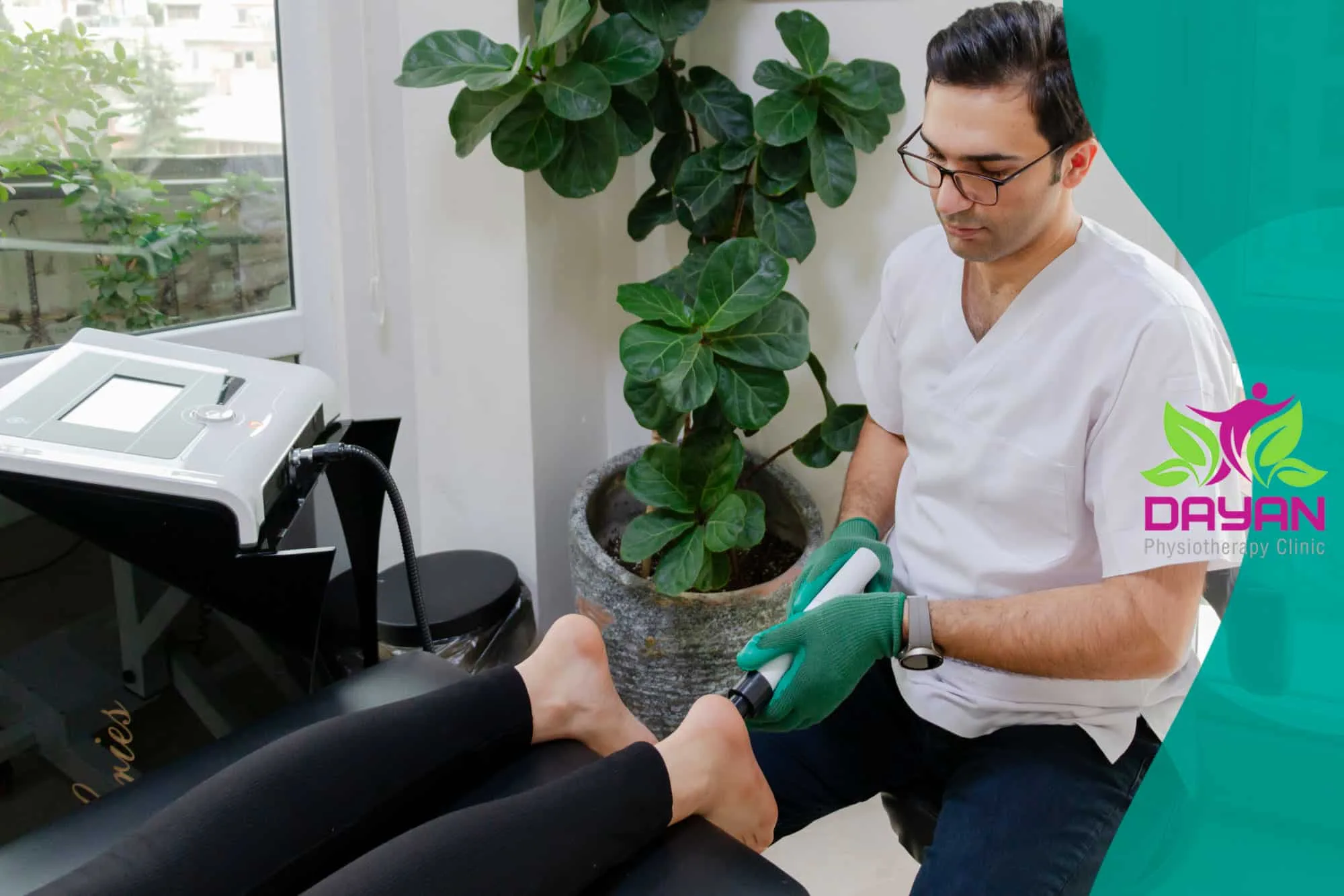 شاک ویو تراپی خار پاشنه در فیزیوتراپی دایان