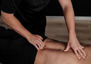 درمان لغزش مهره کمر با فیزیوتراپی