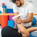 آیا سیاتیک همان دیسک کمر است؟ (تفاوتها + تشخیص و درمان)
